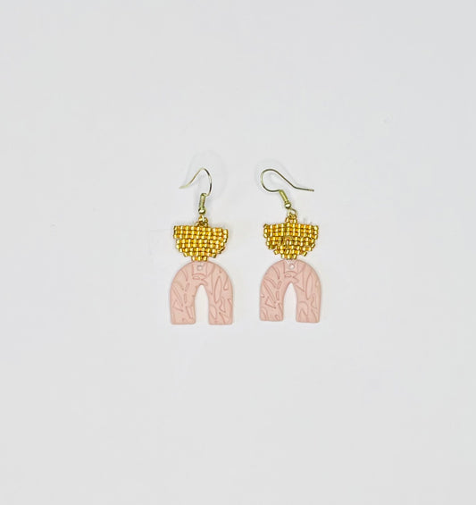 Horseshoe Cup - Gold/Blush